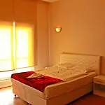 Expoist Hotel 3*