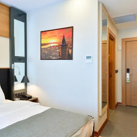Otel Expoist 3*