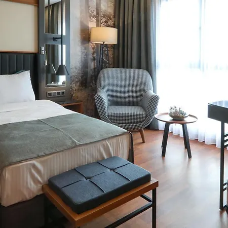 Expoist Otel