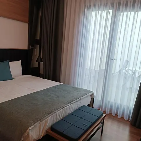 Expoist Hotel 3*